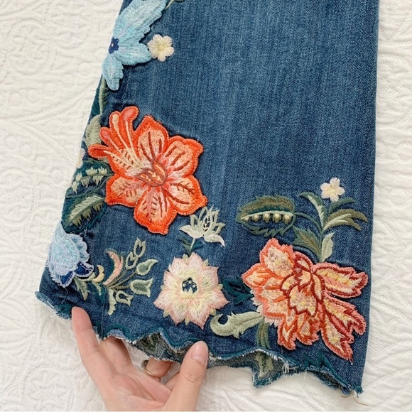 RARE🔥 Driftwood Farrah Flare‎ Bellbottom Isla Embroidered Floral Jeans - Picture 3 of 5